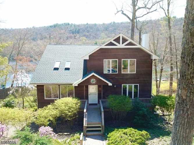 121 Woods Rd Sandyston Twp., NJ 07826