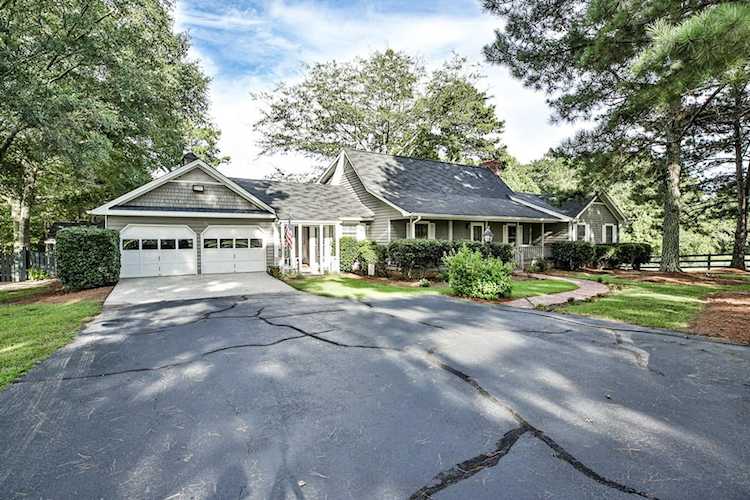 3228 Rosebud Rd Loganville, GA 30052