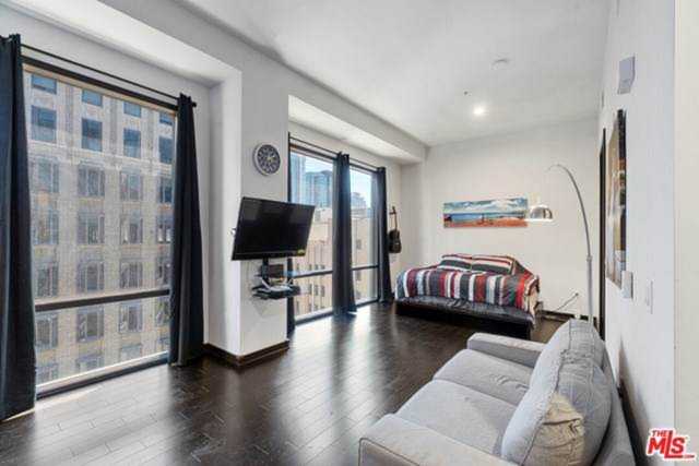 655 S Hope St #903 Los Angeles, CA 90017