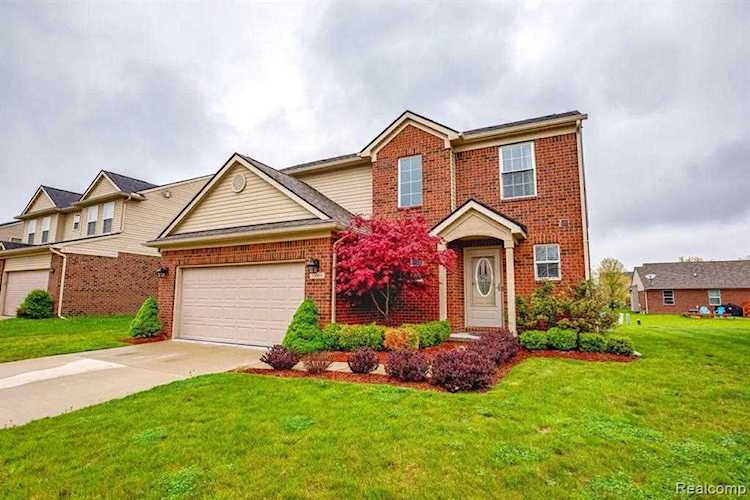 39088 Huron Parkway Westland, MI 48185 | MLS 2210031356 Photo 1