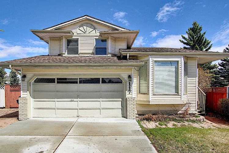 117 Hawkford Ct NW Calgary, AB T3G 3G1