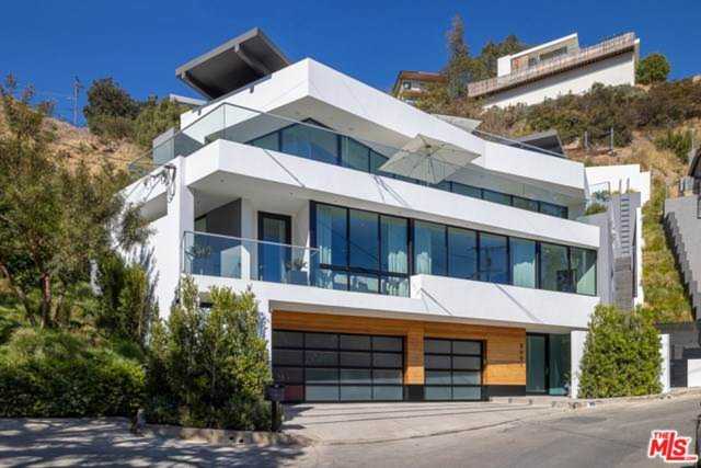 8661 Hillside Ave Los Angeles, CA 90069