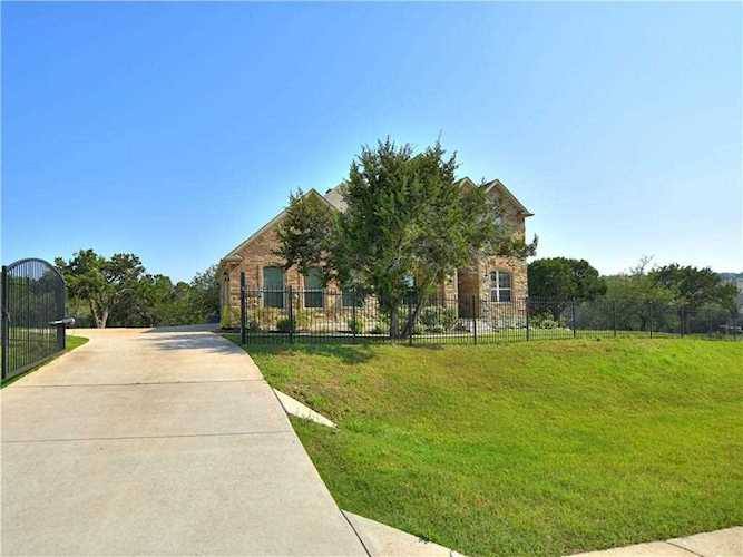 22117 Esmeralda DR Spicewood, TX 78669