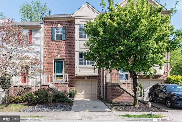 2502 Windy Oak Ct Crofton, MD 21114