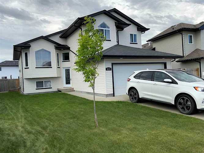 5215 40 Avenue Gibbons, AB T0A 1N0