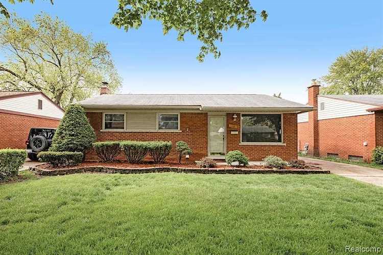 30839 Birchwood St Westland, MI 48186 | MLS 2210032357 Photo 1