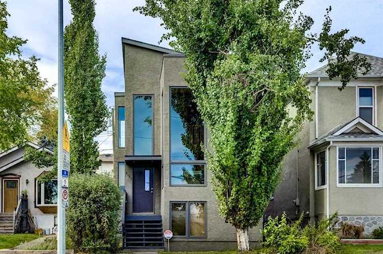 2103 Spiller Rd SE Calgary, AB T2G 4G7