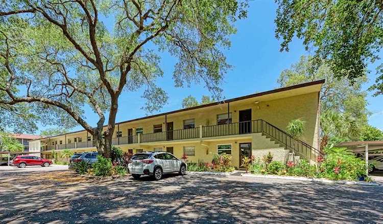 2260 Stickney Point Rd #324 Sarasota, FL 34231