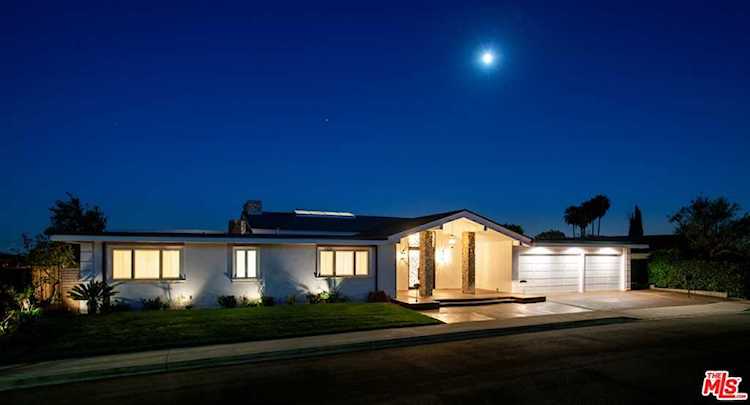 3044 Elvill Dr Los Angeles, CA 90049