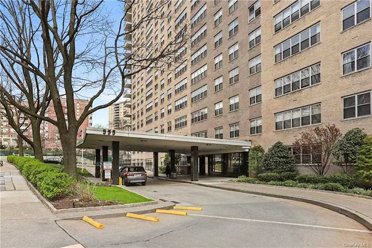 555 Kappock Street #15K Bronx, NY 10463