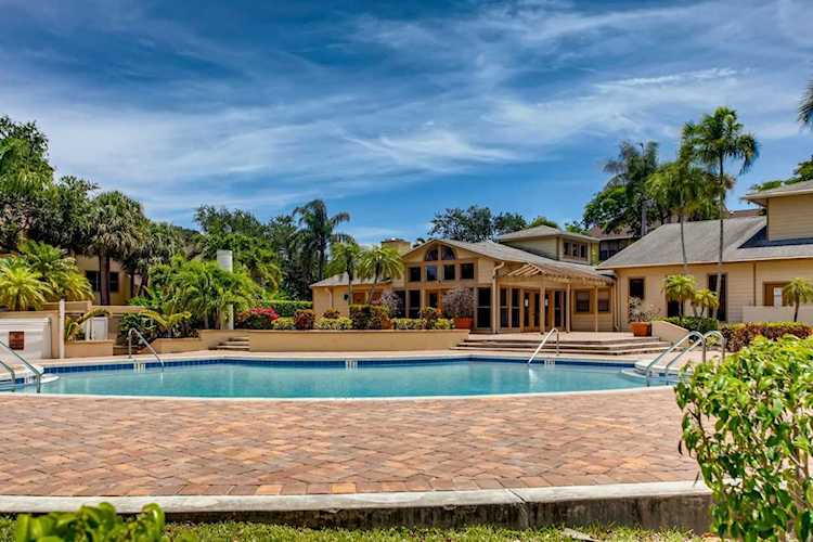 2305 N Congress Avenue #32 Boynton Beach, FL 33426