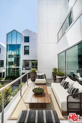8600 Wilshire Blvd #Garden 12 Beverly Hills, CA 90211