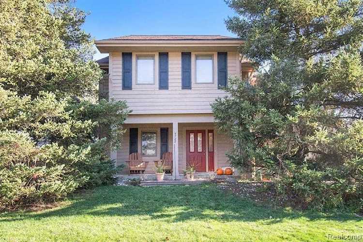 5722 Shaw St Meridian Twp, MI 48840 | MLS 2210032455 Photo 1