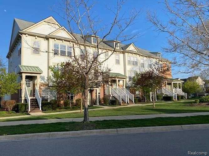 389 Windmill Dr Plymouth, MI 48170