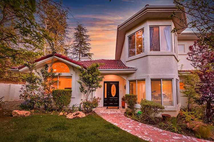29934 Triunfo Dr Agoura Hills, CA 91301