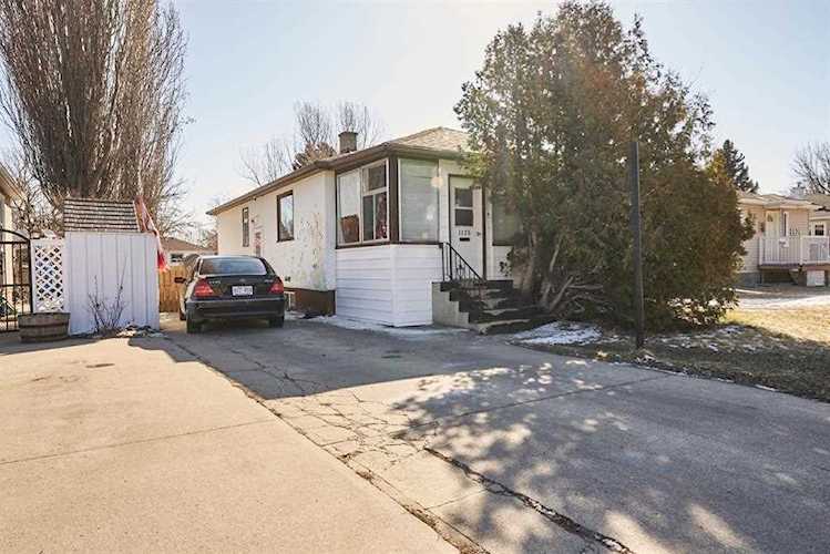 1125 S 19 St Lethbridge, AB T1K 2C1