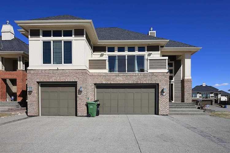 282 Wentworth Square Calgary, AB T3H 0R6