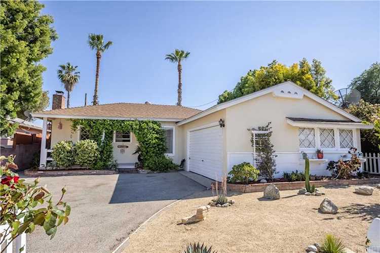 19114 Hart Reseda, CA 91335