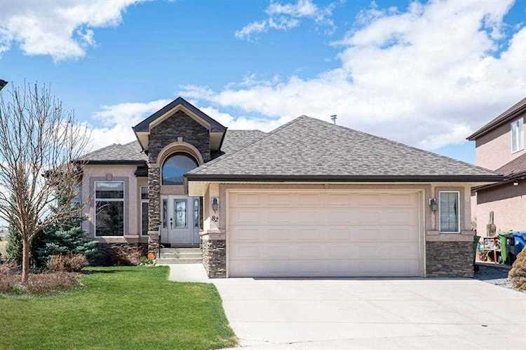 82 Tuscany Estates Crescent NW Calgary, AB T3L 0B3