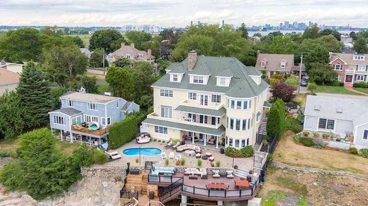 124 Crabtree Rd Quincy, MA 02171