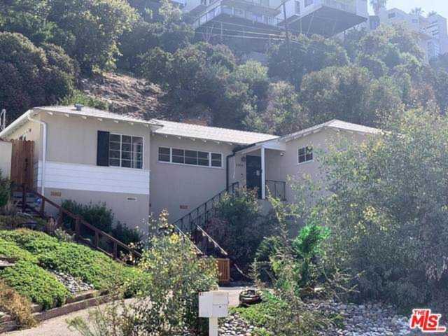 3900 Benedict Canyon Dr Sherman Oaks, CA 91423