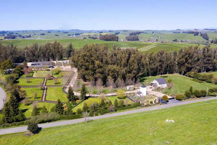 105 Purvine Road Petaluma, CA 94952