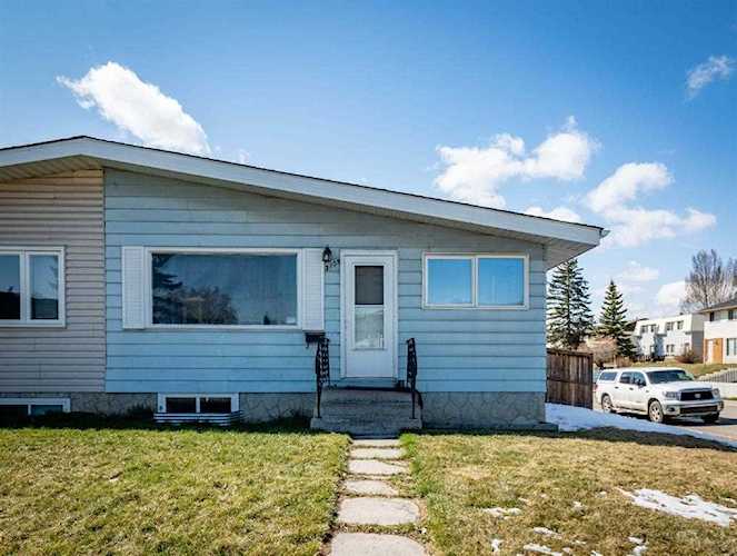 3105 Dover Crescent SE Calgary, AB T2B 1V4