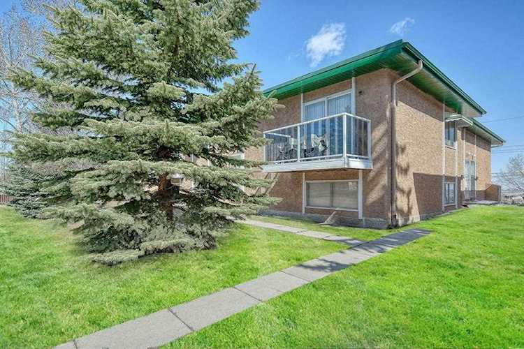 7728 Hunterview Dr NW #2 Calgary, AB T2K 5C9