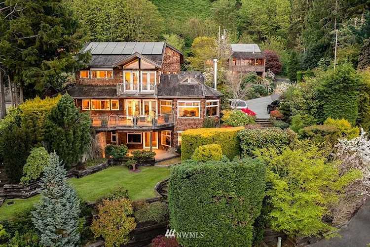 3235 Perkins Ln W Seattle, WA 98199