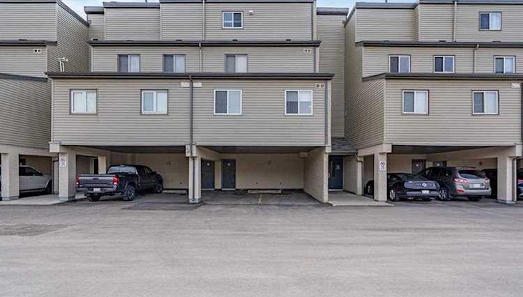 1540 29 St NW #206 Calgary, AB T2P 5K1