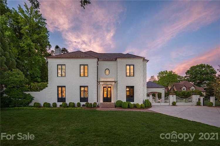 2251 Vernon Dr Charlotte, NC 28211