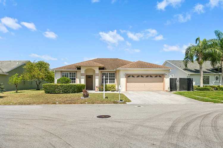 1120 Hatteras Circle Green Acres, FL 33413