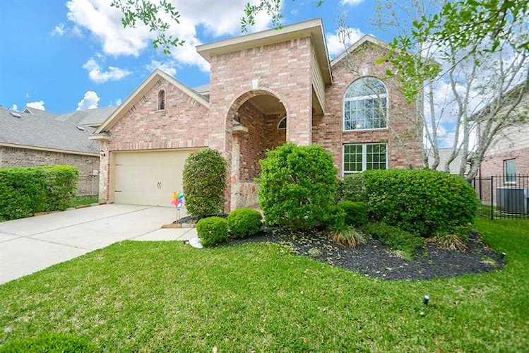 34 Hearthwick Tomball, TX 77375