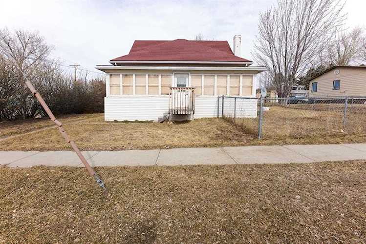 401 3 Ave Milk River, AB T0K 1M0