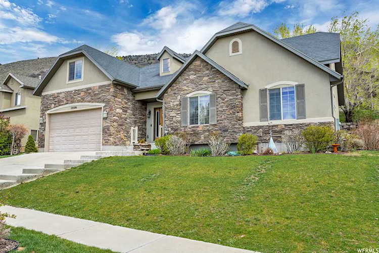10506 N Colonial Dr Cedar Hills, UT 84062