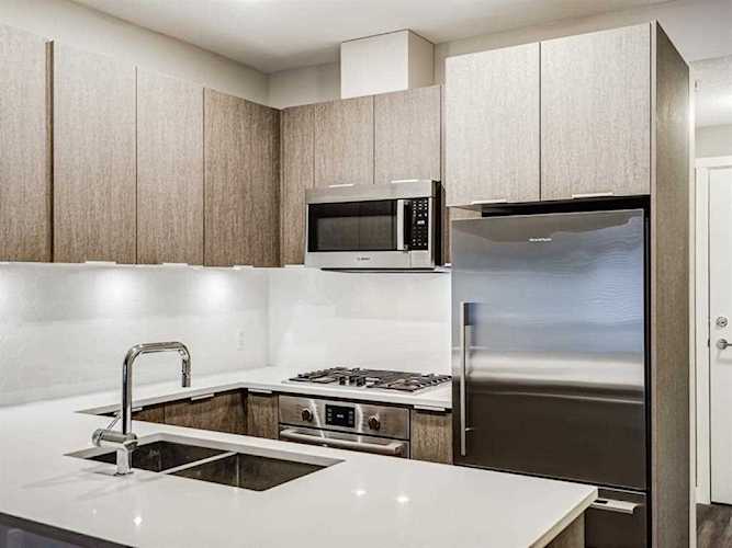 823 5 Ave NW #216 Calgary, AB T2N 0R5