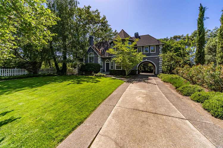 9950 Troon Court Windsor, CA 95492