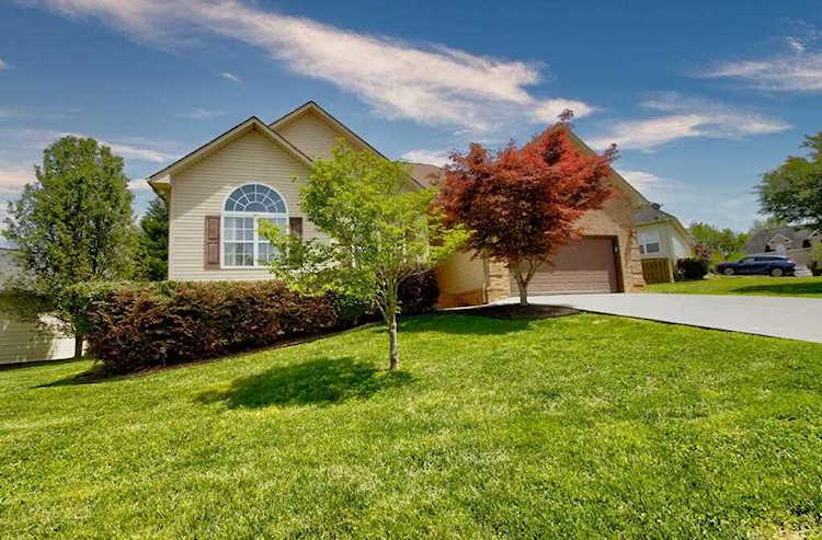 264 Glenshire Ln Lenoir City, TN 37771