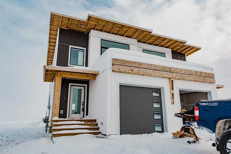 11447 95 St Clairmont, AB T8X 5C5