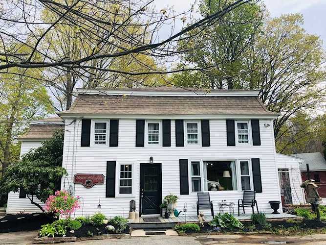 31 Kendall Hill Rd Sterling, MA 01564