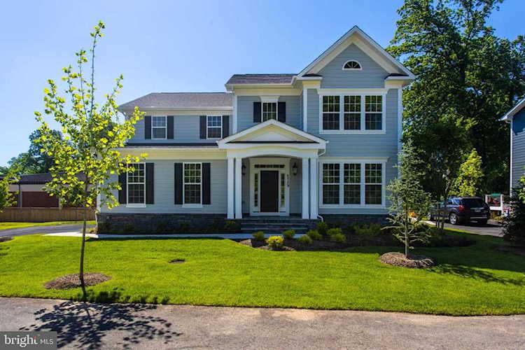 2847 Edgelea Rd Vienna, VA 22181