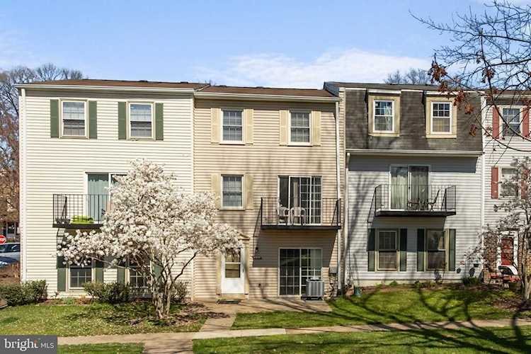 6350 Fenestra Ct #129A Burke, VA 22015 | MLS ® VAFX1189944 Photo 1