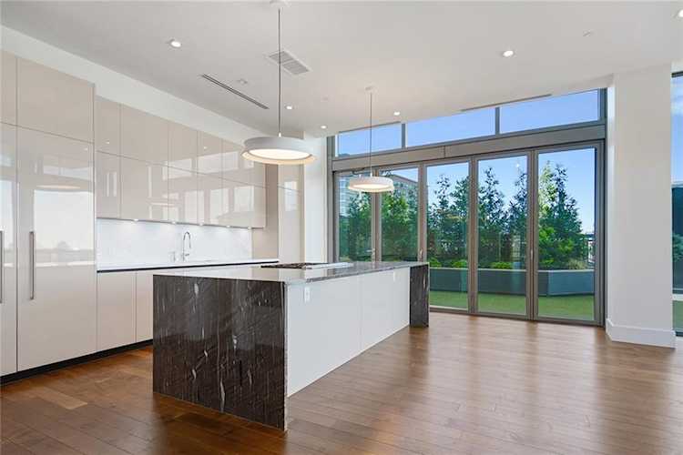 3107 Peachtree Rd NE #804 Atlanta, GA 30305