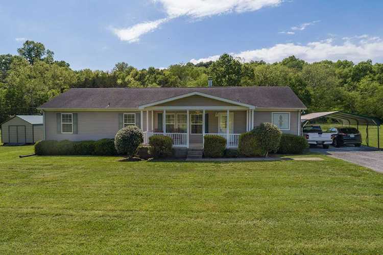 1445 Lick Creek Rd Hartsville, TN 37074