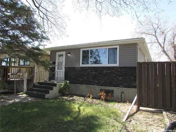 1940 York St Regina, SK S4T 4R4