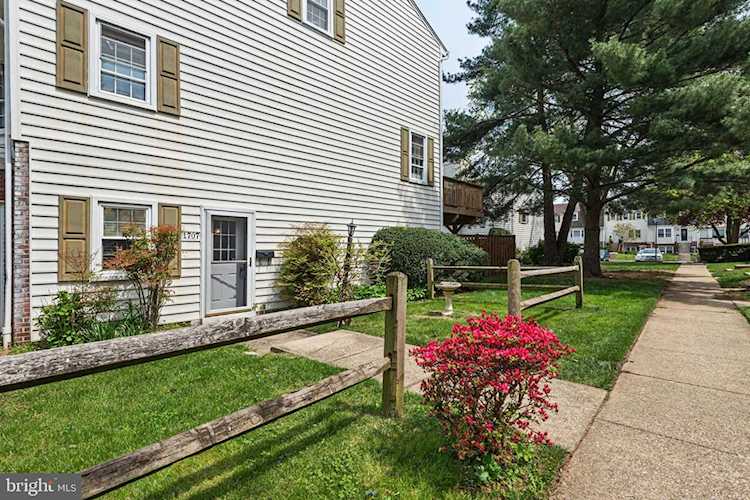 1707 Hart Ct Crofton, MD 21114