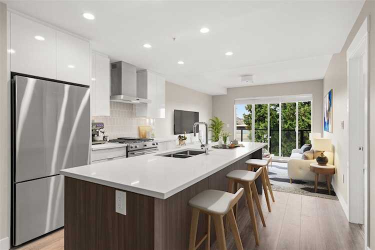 1496 Charlotte Road #310 North Vancouver, BC V7J 0C9