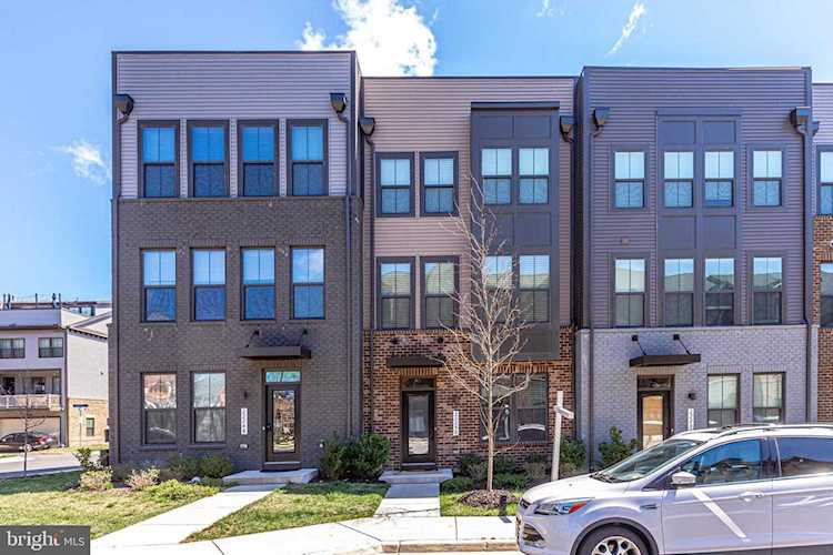 22250 Sims Terrace Ashburn, VA 20148 | MLS ® VALO434220 Photo 1