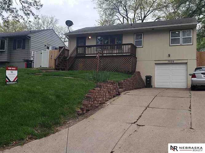 7909 Highland St Ralston, NE 68127