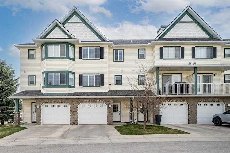 5 Cougar Ridge Mews SW Calgary, AB T3H 5P3